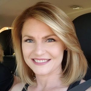 Meet your Posher, Holly